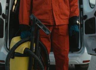 What to Look for When Choosing an Industrial Vacuum Cleaner