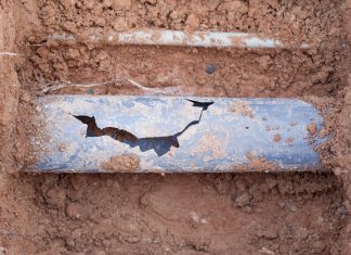 5 Things You Need To Know About CIPP Lining Broken sewer pipe