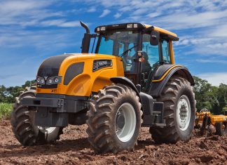 Key Differences Between Compact and Sub-Compact Tractors