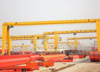Large vs Small Gantry Crane Manufacturers: Striking a Balance Between Quality and Cost